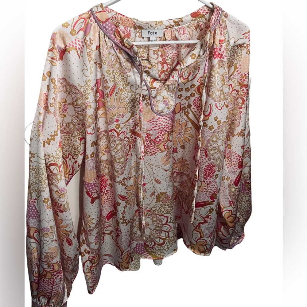 Elegant pink and gold blouse by Fate ✨✨
